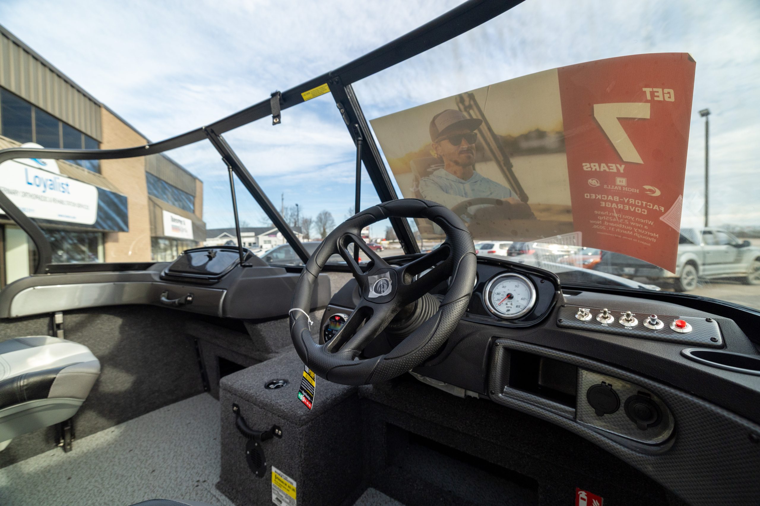 2026 Crestliner 1750 Fish Hawk