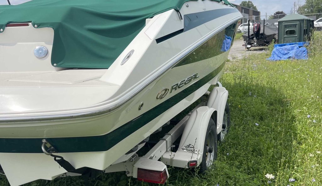 Regal 2200 with 5.7L Volvo for Sale